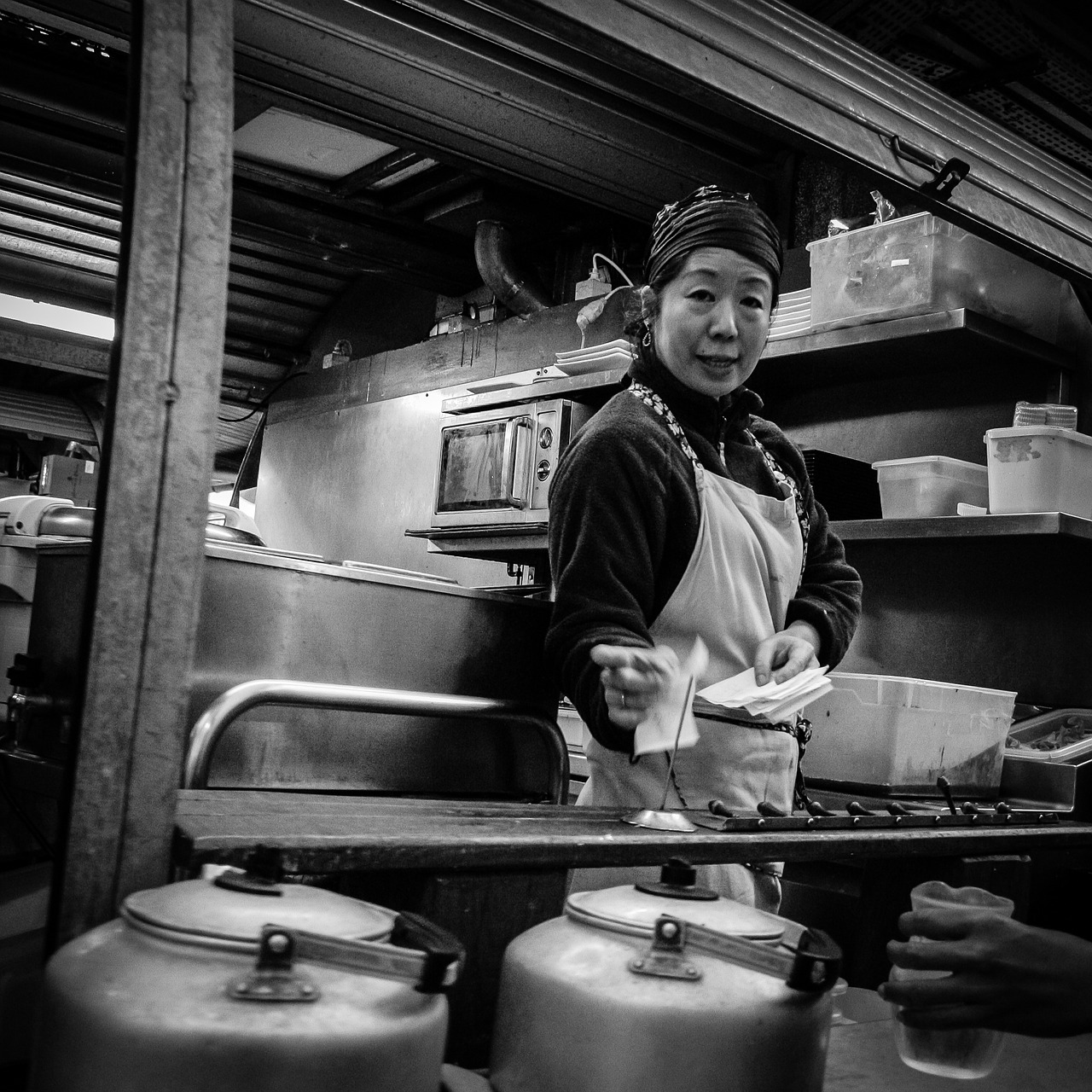 paris street trader free photo