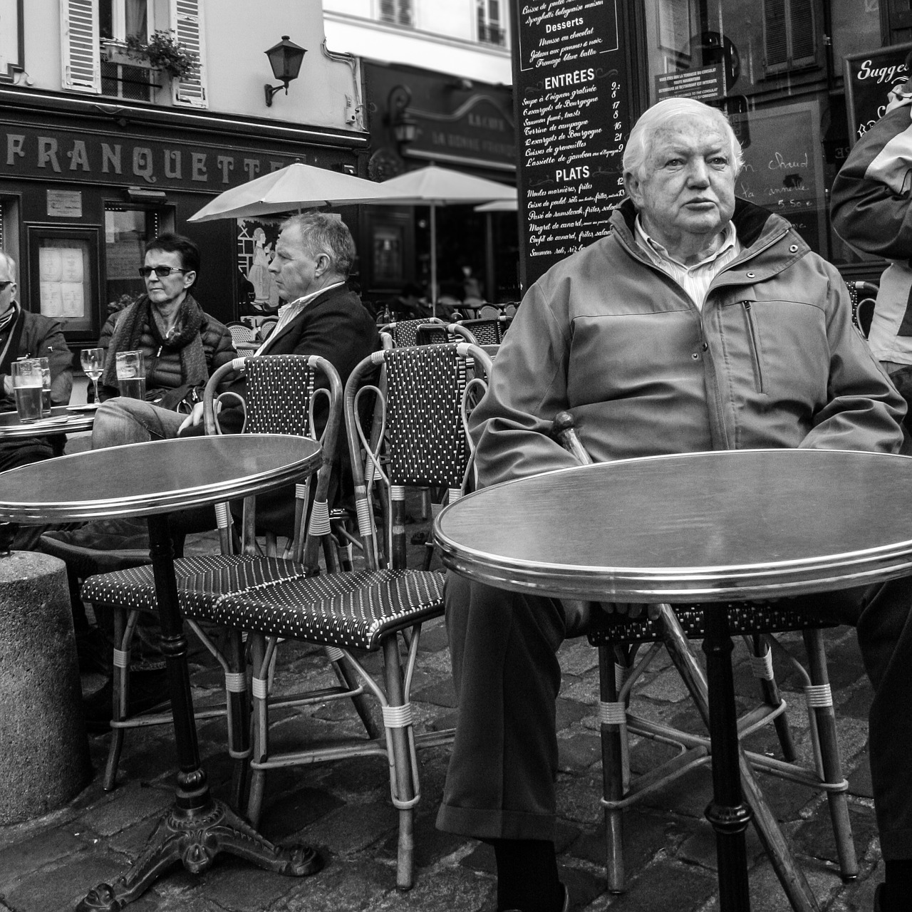 paris street montmartre free photo