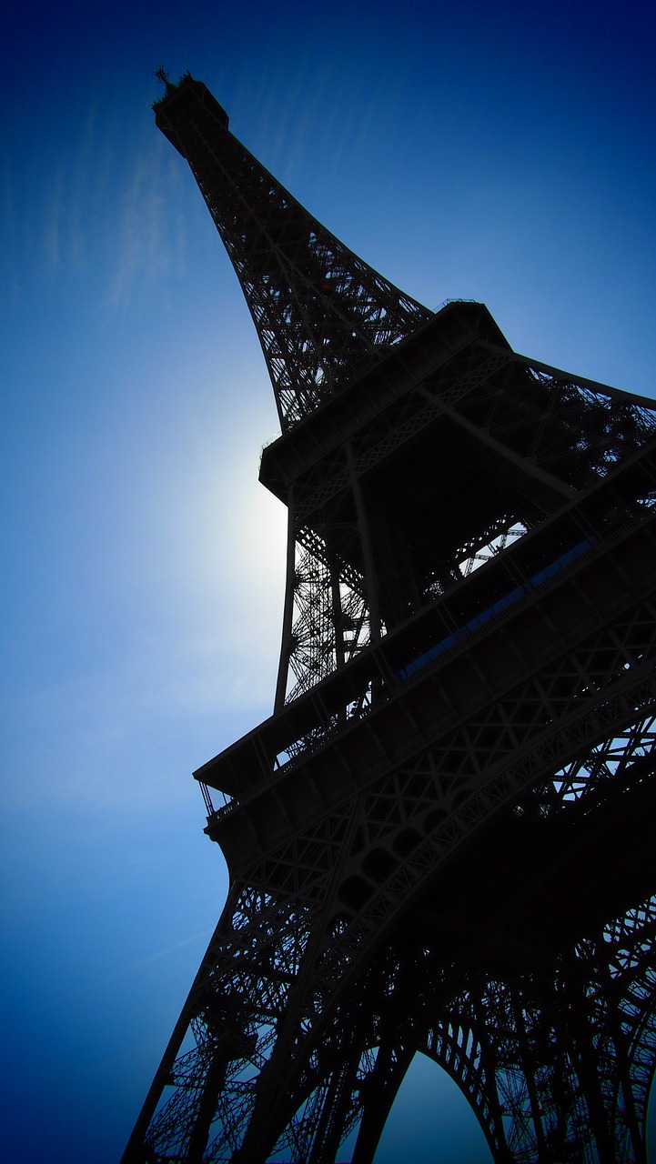 paris eiffel tower places of interest free photo