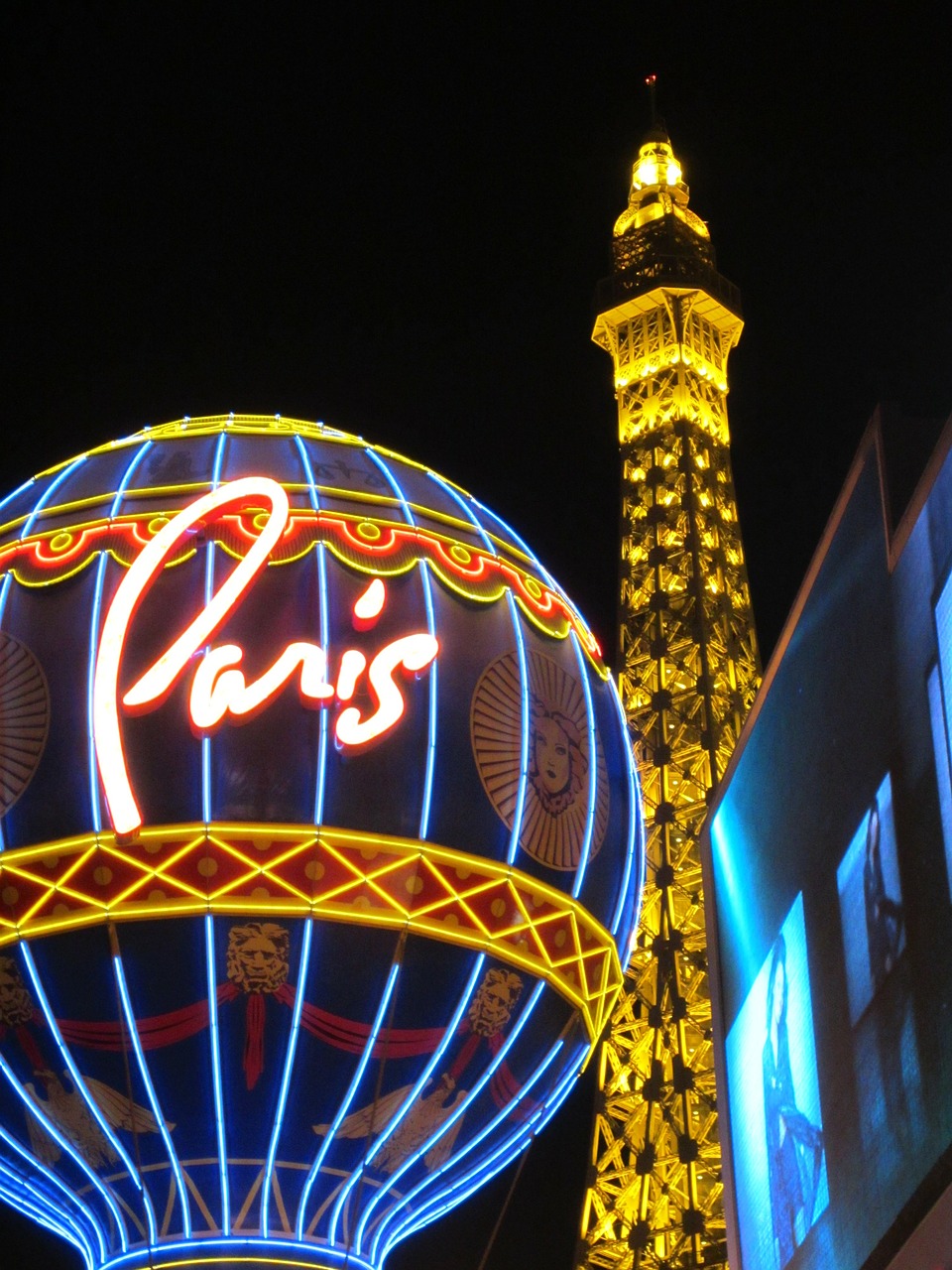 paris hotel las vegas strip free photo