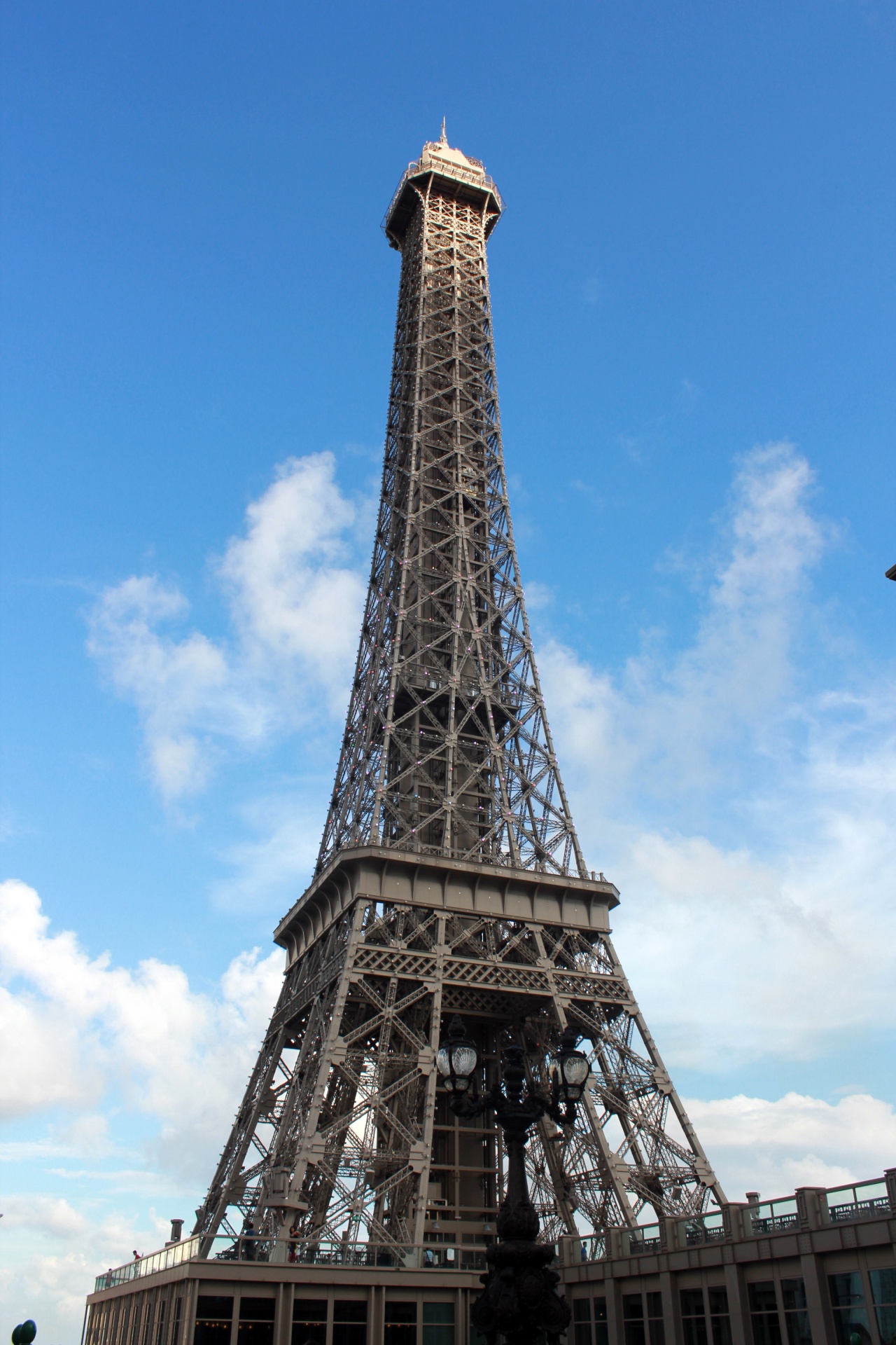 parisian steel tower tower macao free photo