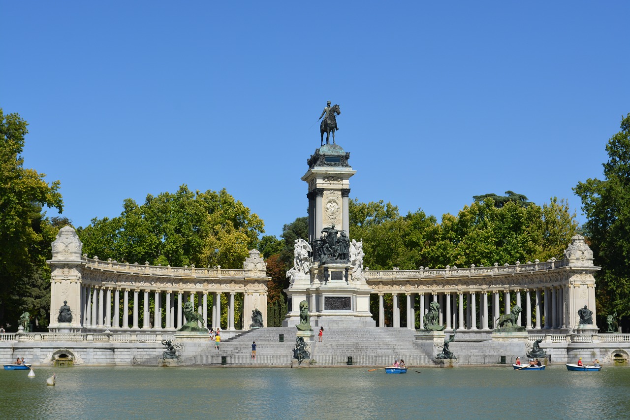 park madrid monument free photo