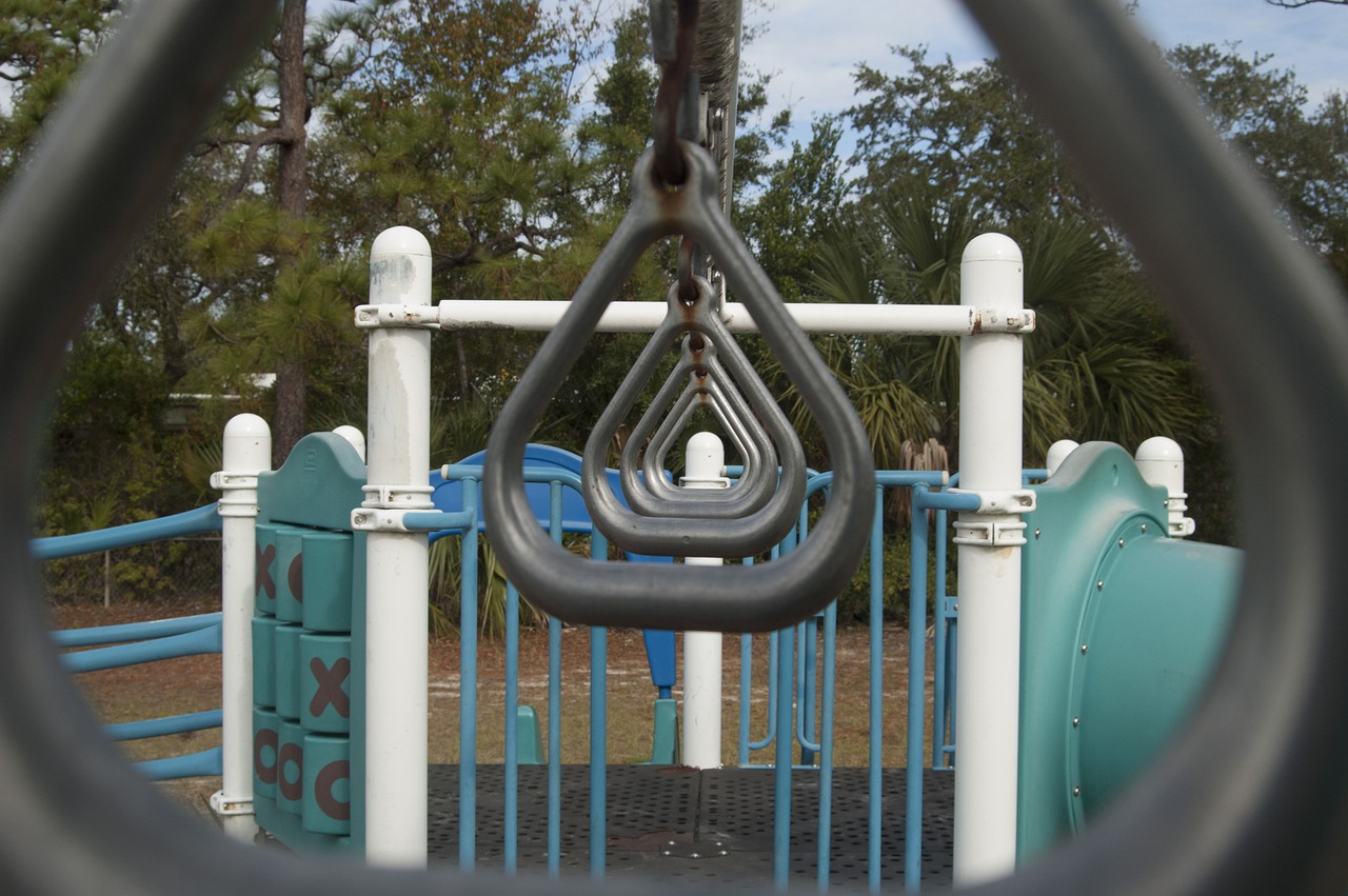 park rings symmetry free photo