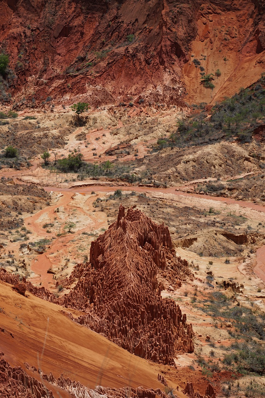 park  madagascar  tsingy rouge free photo