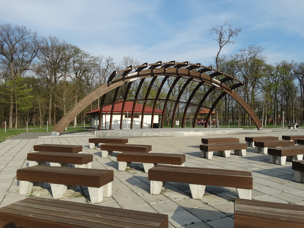park amphitheatre bench free photo