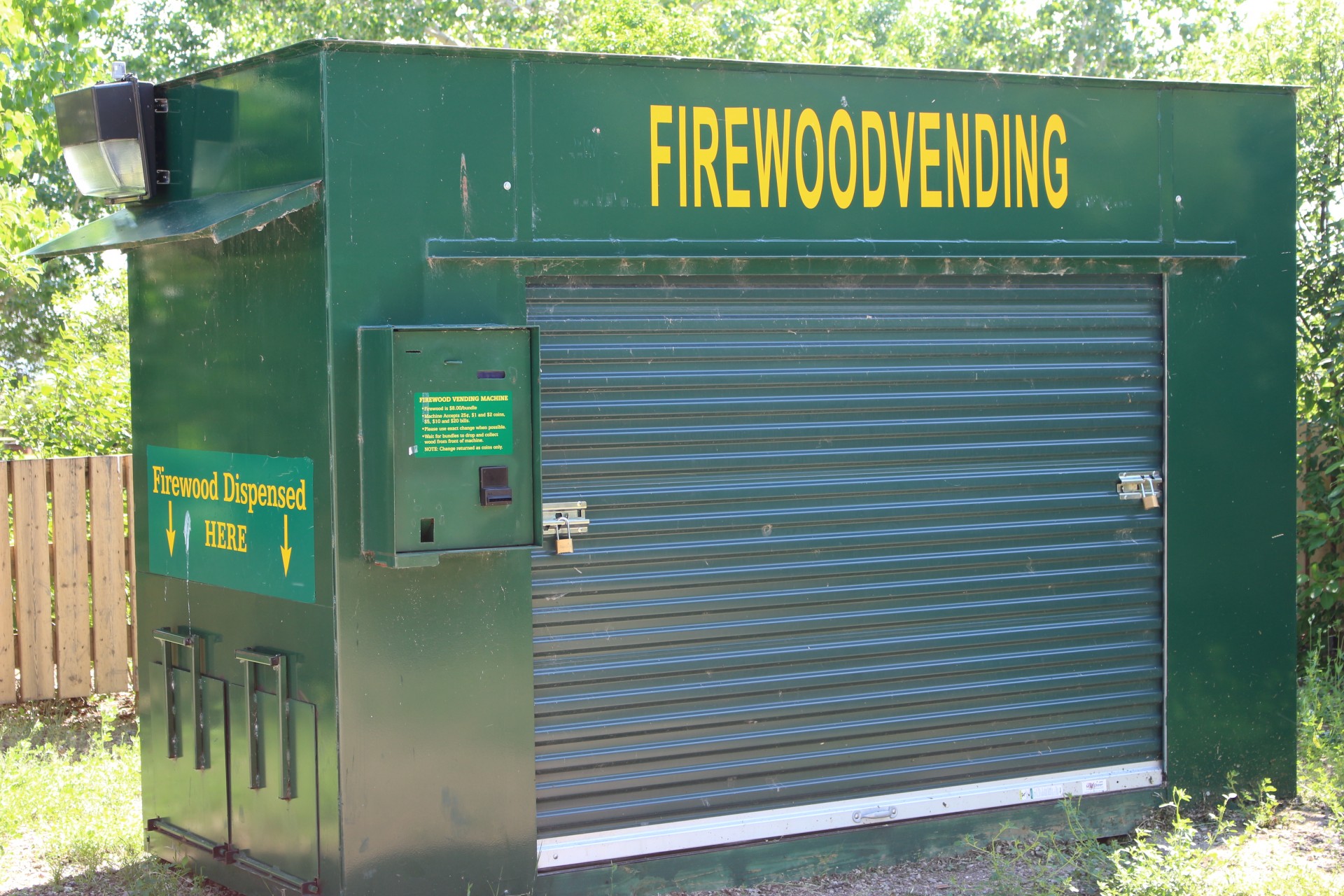 park firewood vending free photo