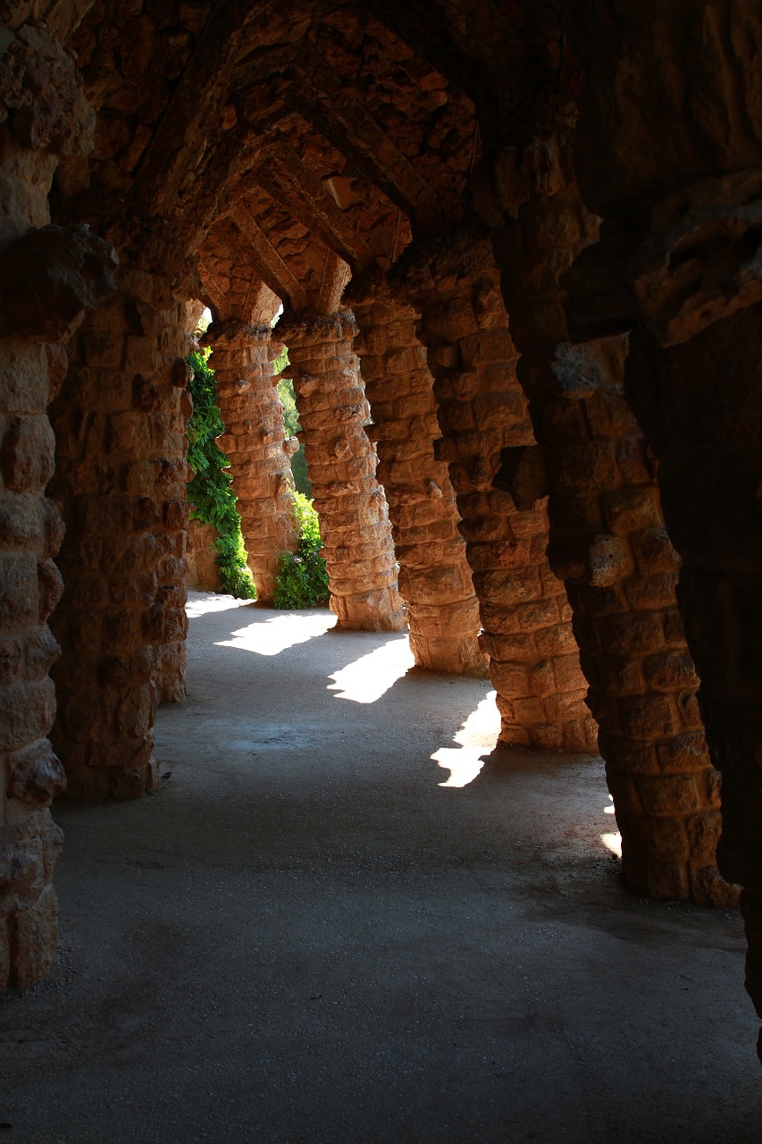 park guell spain gaudi free photo