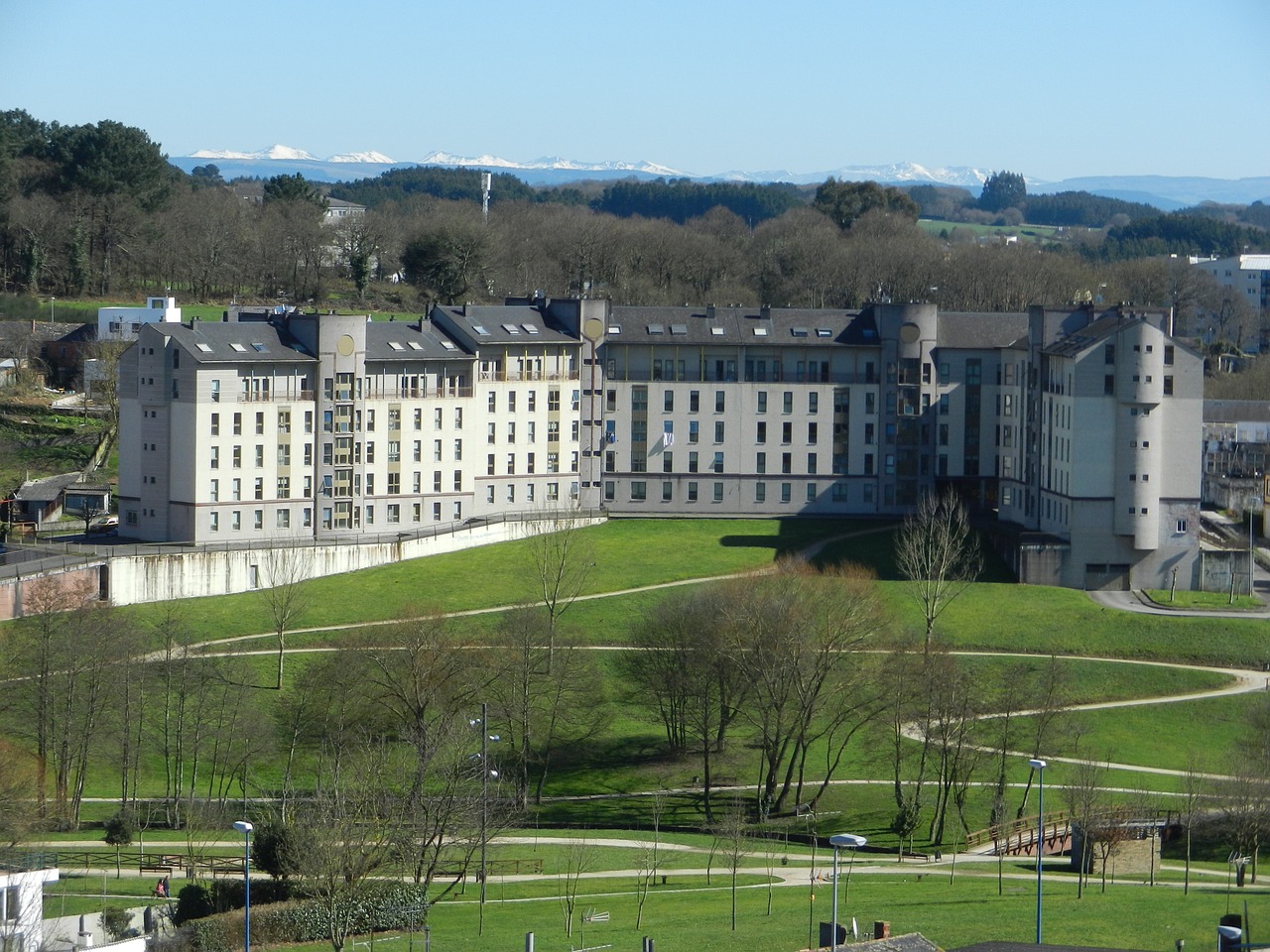 park paradai building lugo city free photo