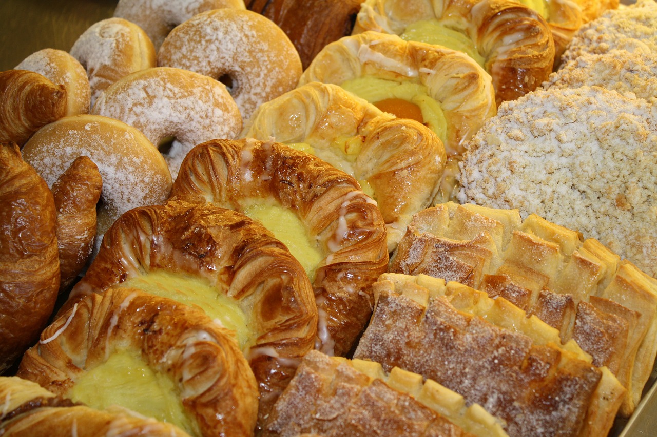 particles danish pastry small cakes free photo