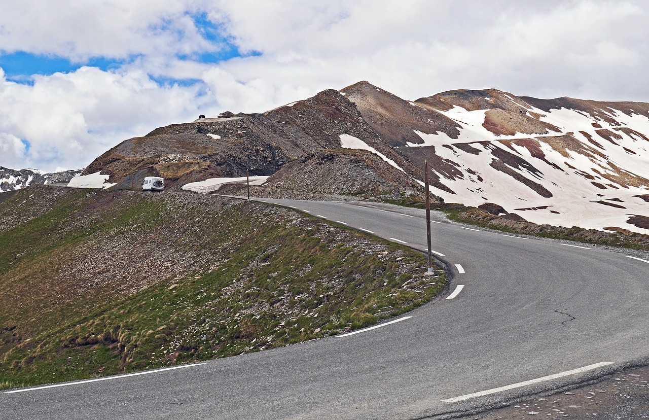 pass road mobile home mountain ride free photo