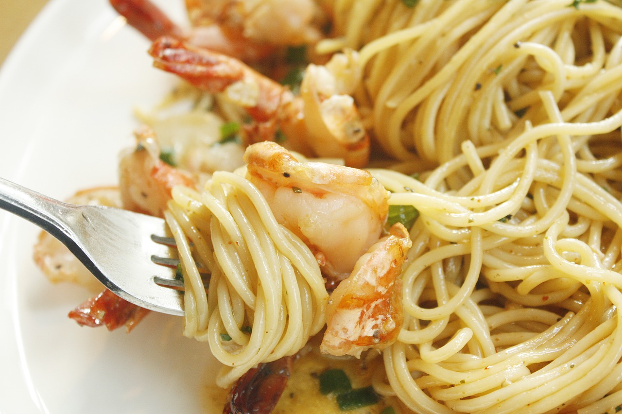 pasta shrimp restaurant free photo