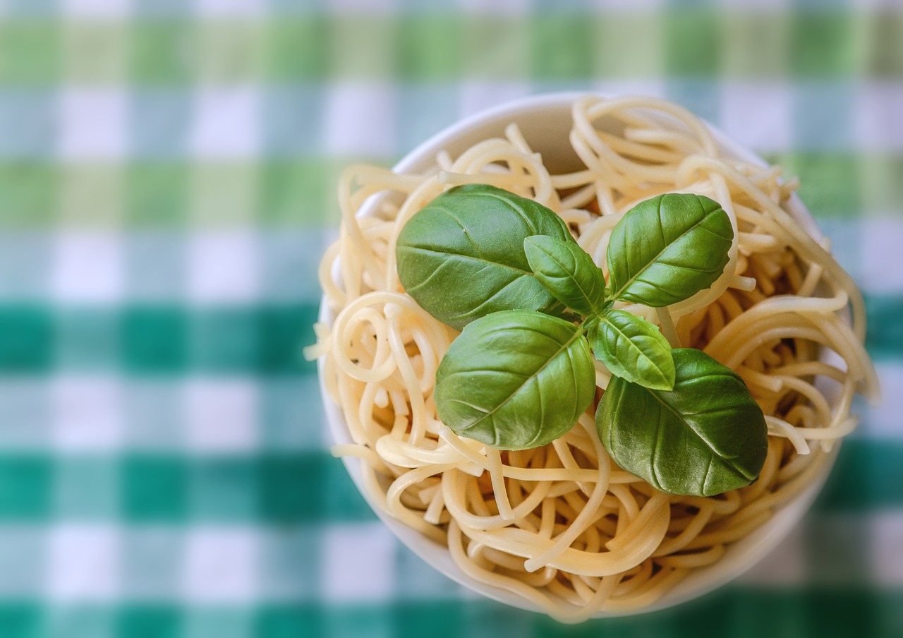 pasta  spaghetti  basil free photo