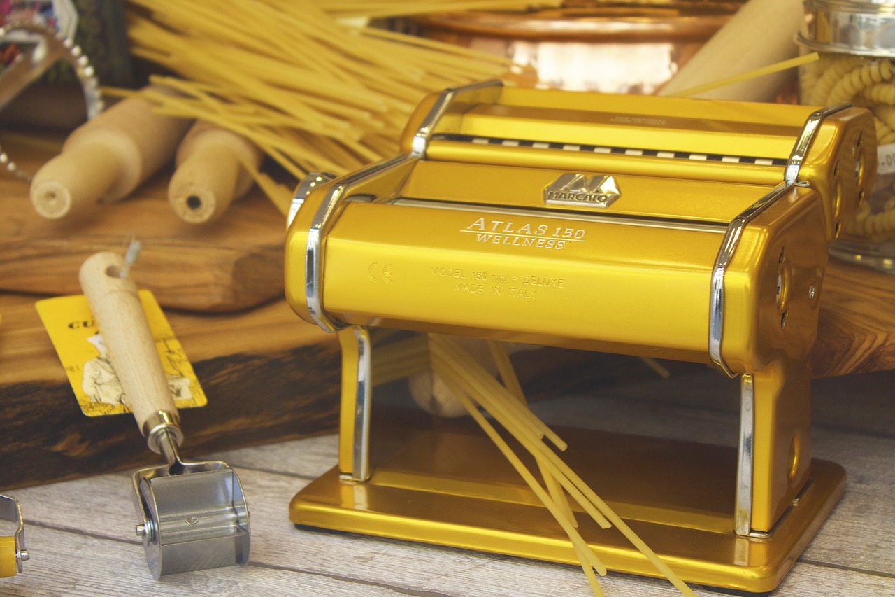 pasta machine shop free photo