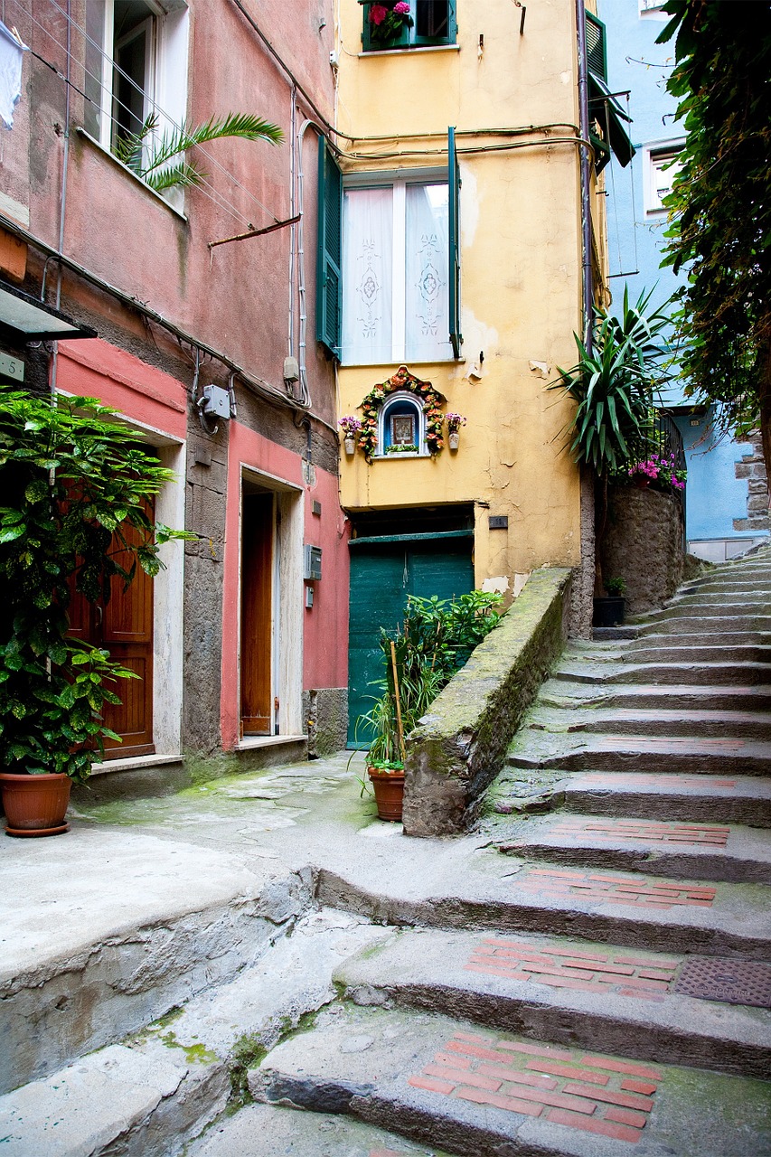 pastel italy lake cuomo free photo