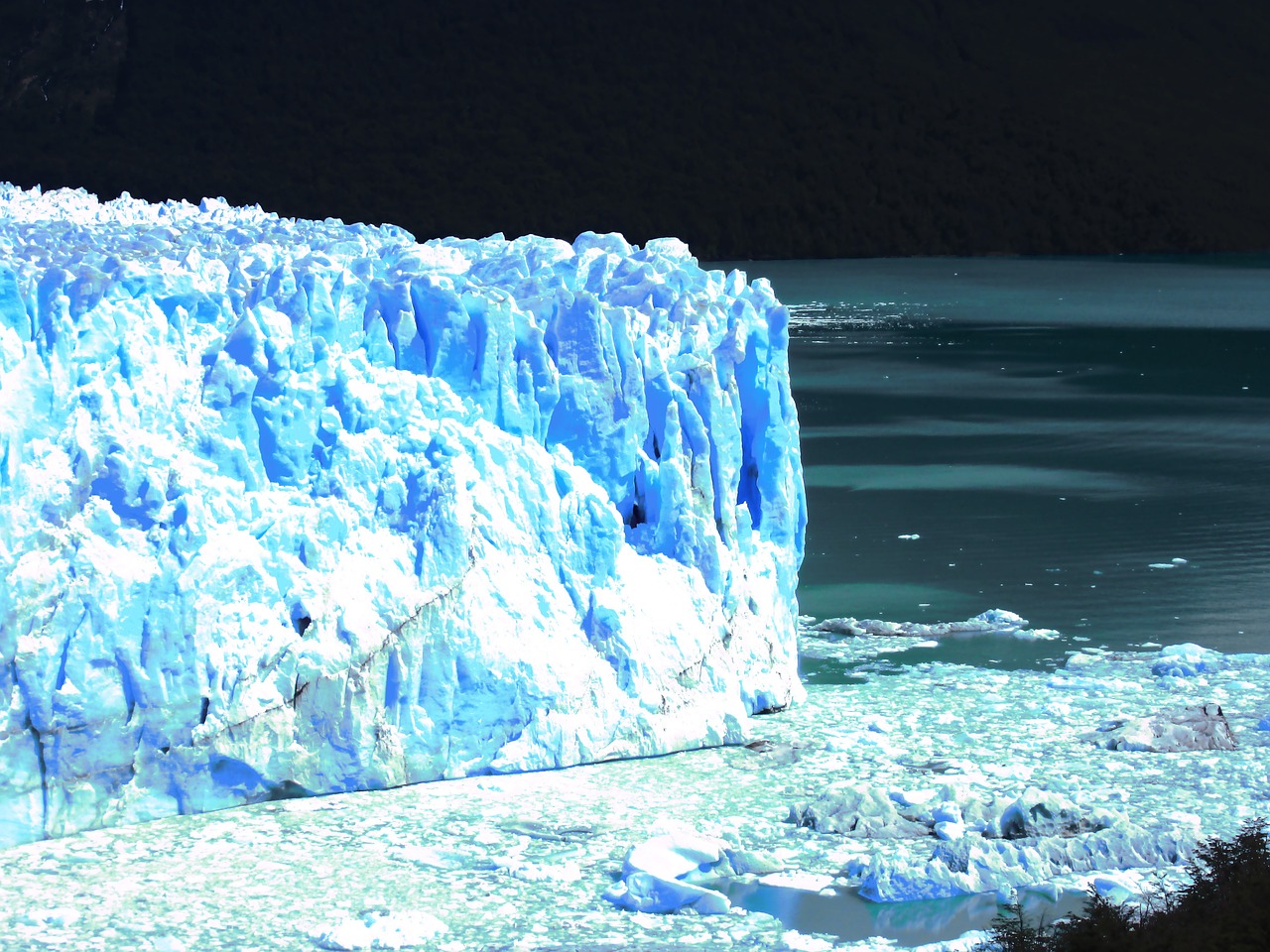 patagonia puertomaderos ice free photo