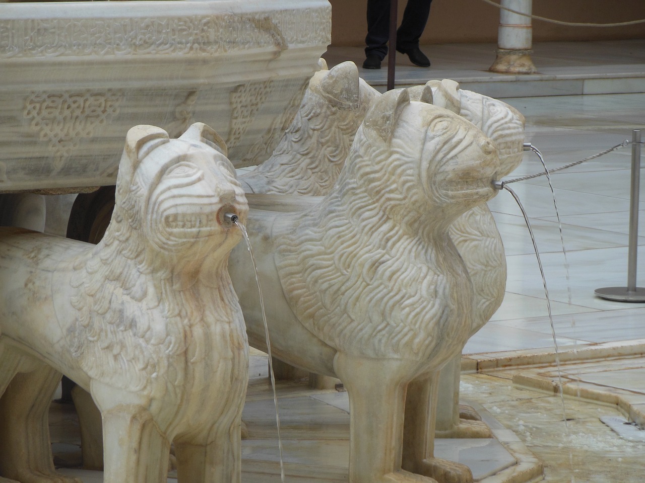 patio lions alhambra free photo