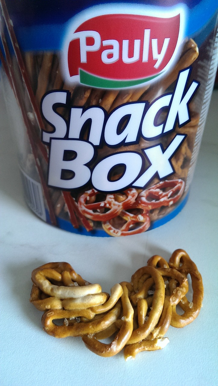 pauly snack box pretzel free photo