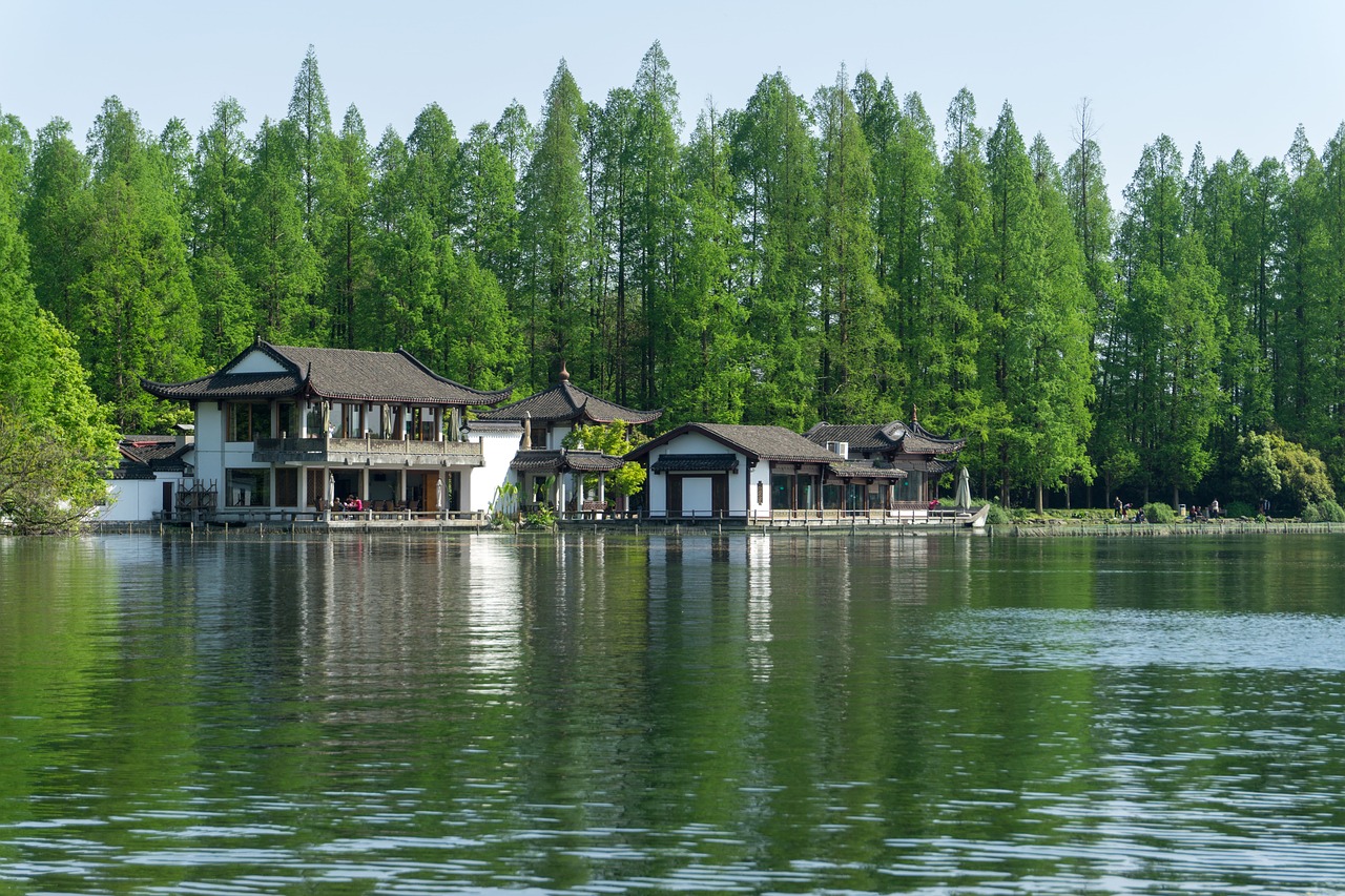 pavilions  west lake  building free photo