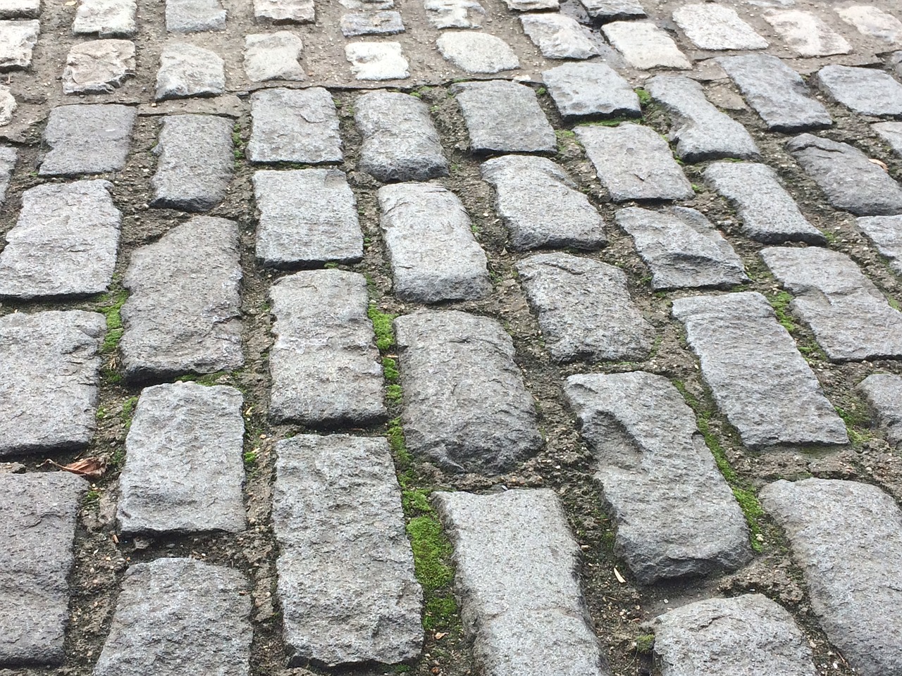 paving stones calzada soil free photo