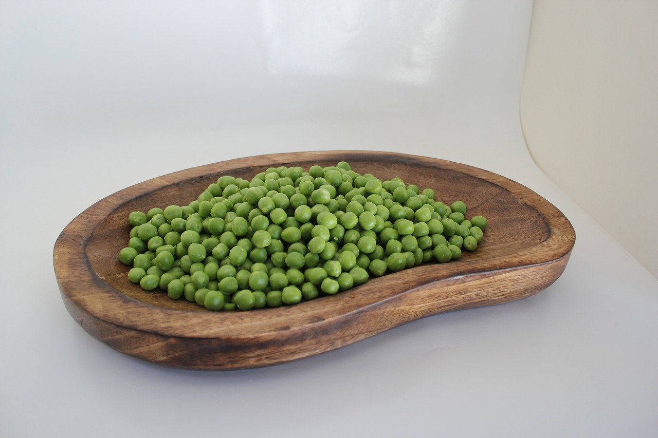 pea  peas in a pod  bean free photo