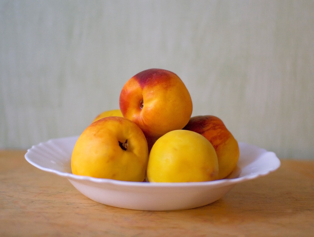 peaches fruit nutrition