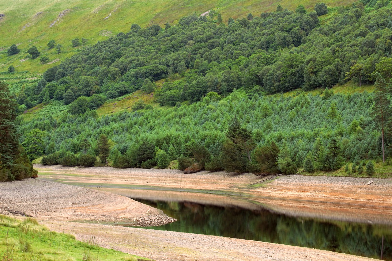 peak district reservoir howden reservoir free photo