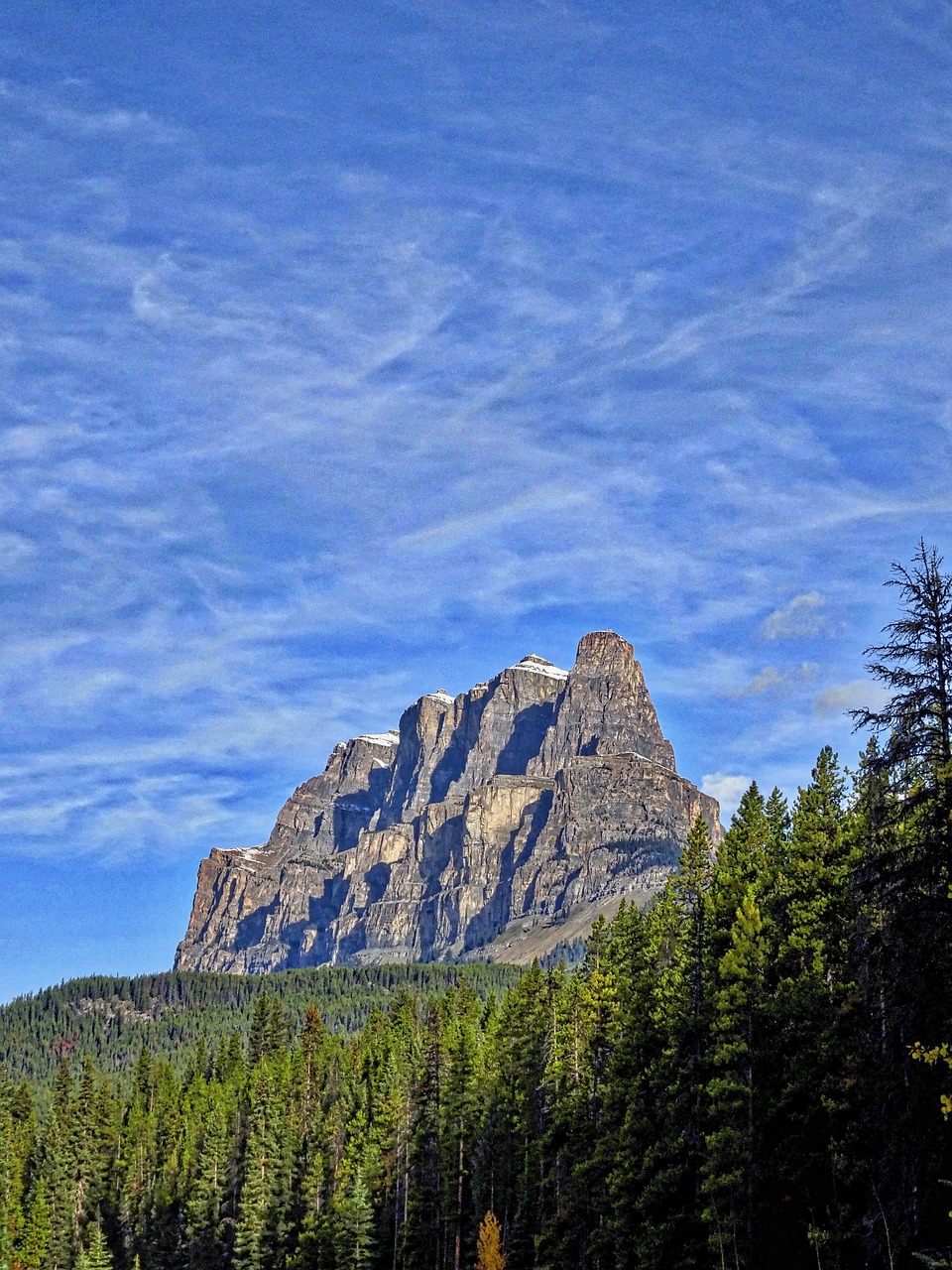 peaks mountains outdoor free photo