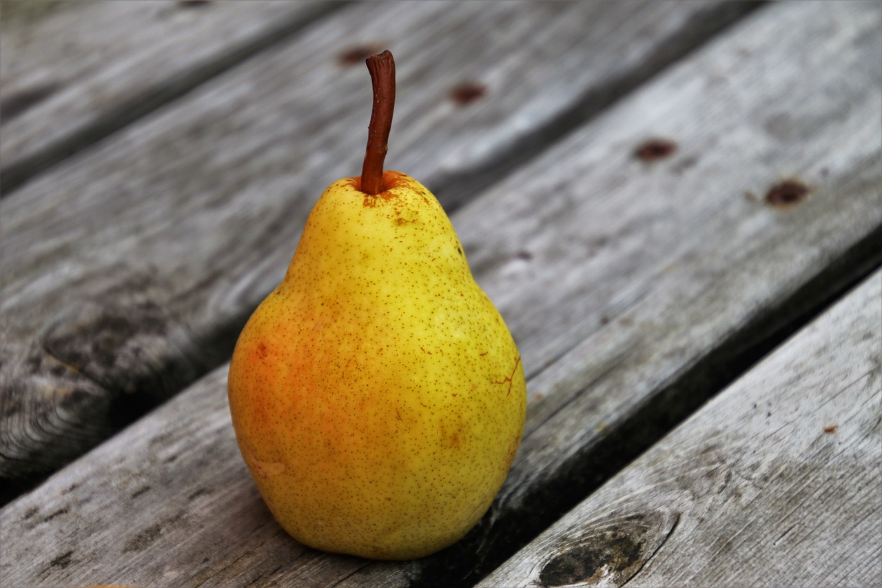 pear  fruit  vitamins free photo