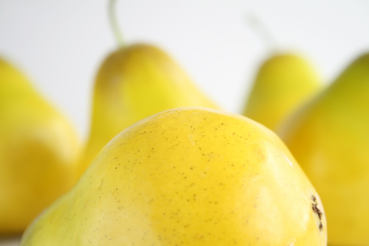 pear yellow fruit free photo