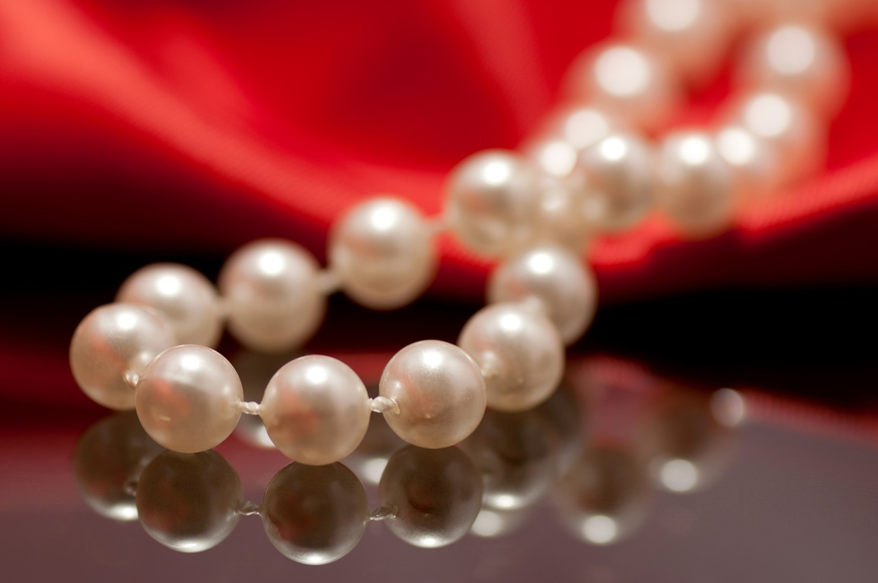 pearl necklace shine free photo