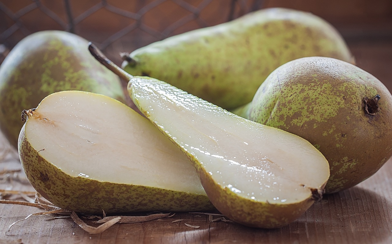 pears sliced cut in half free photo