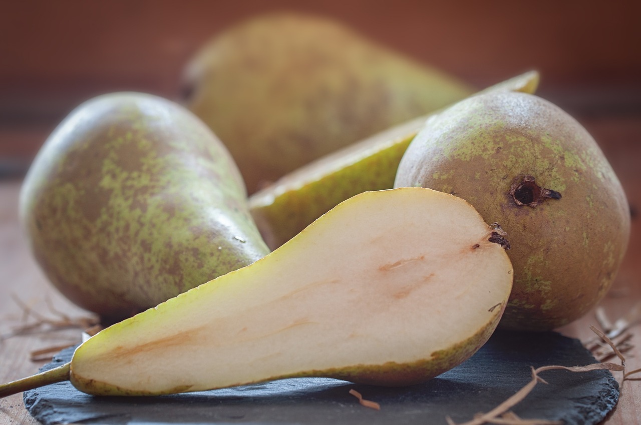 pears fruit ripe free photo