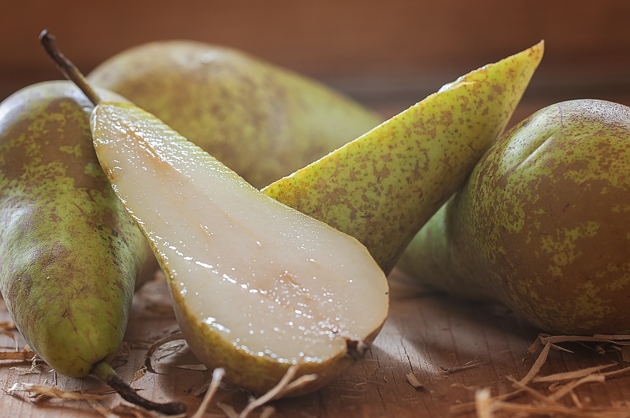 pears cut in half sliced free photo