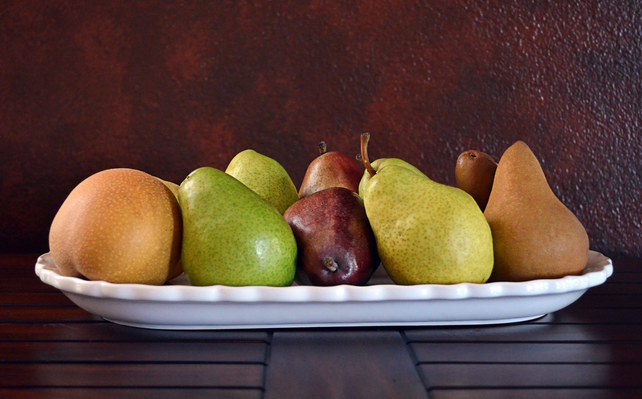 pears fruit fresh free photo