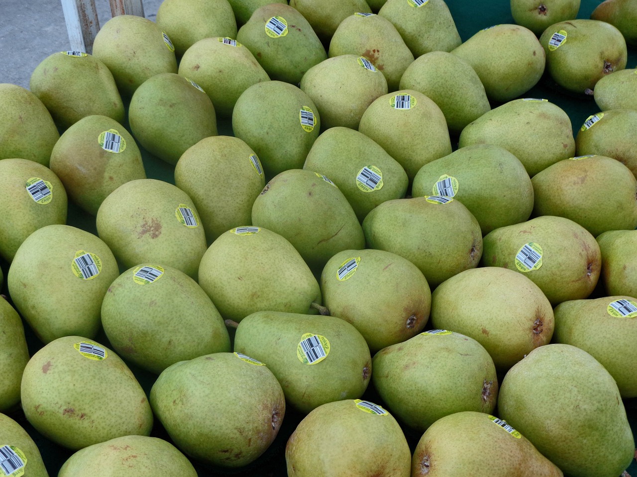 pears food food market free photo