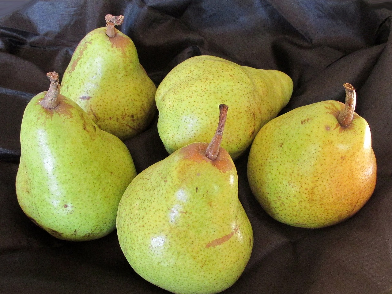 pears green organic fruit free photo