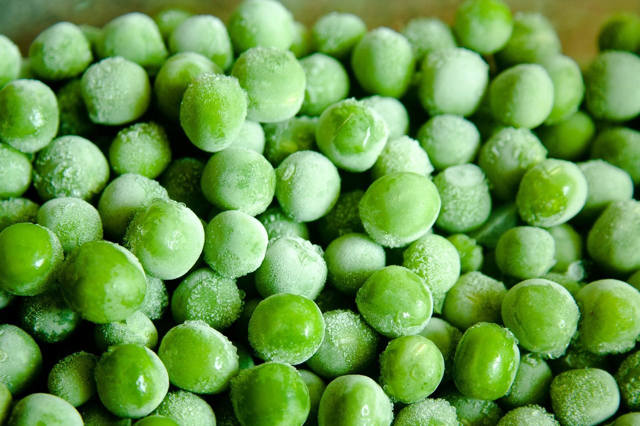 peas veggies frozen free photo