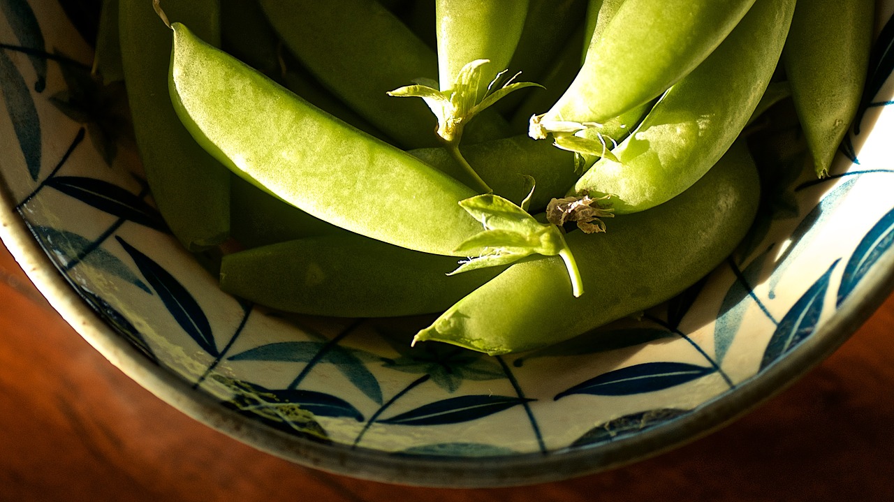 peas sunlight shadow free photo