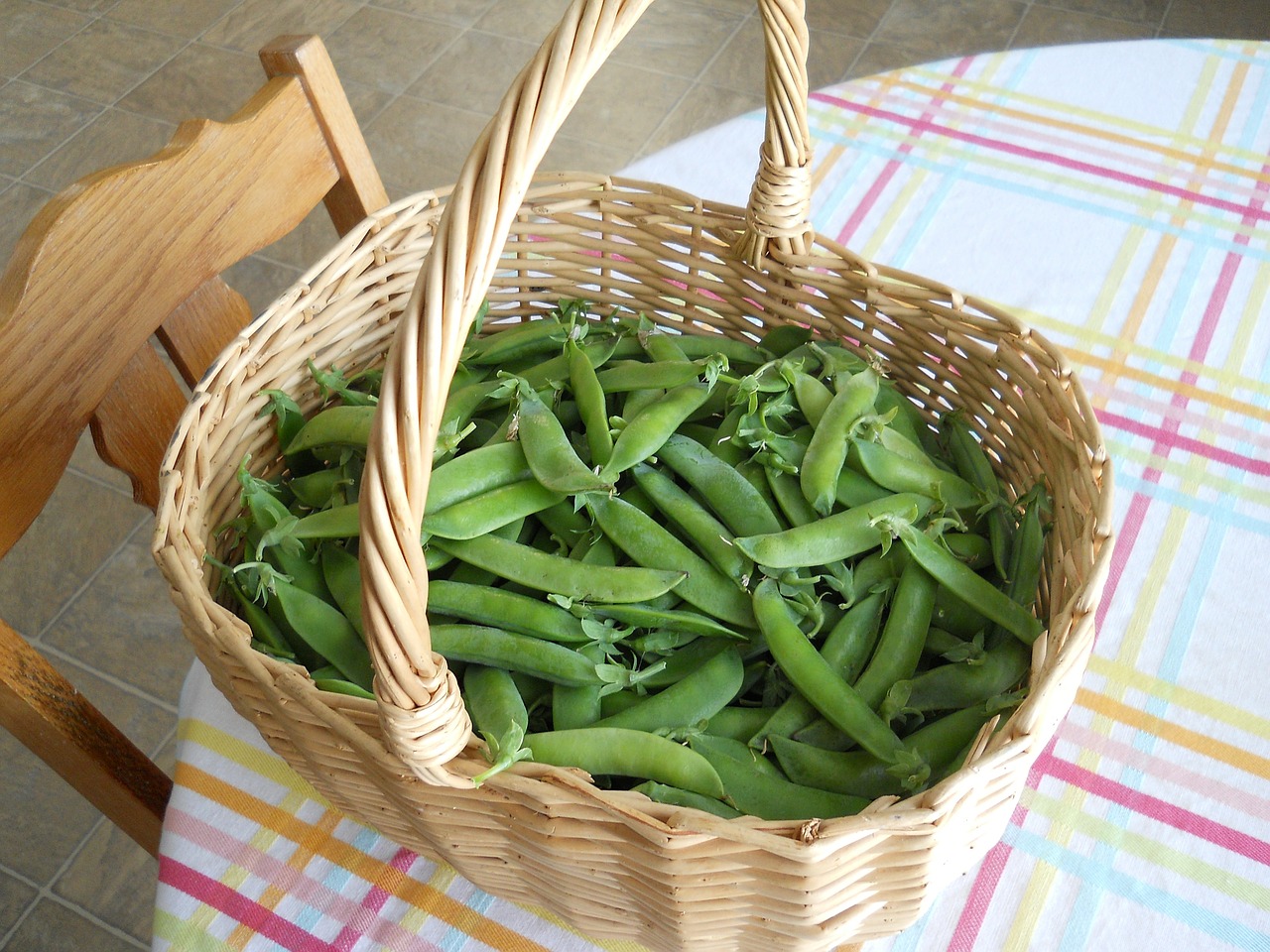 peas green basket free photo