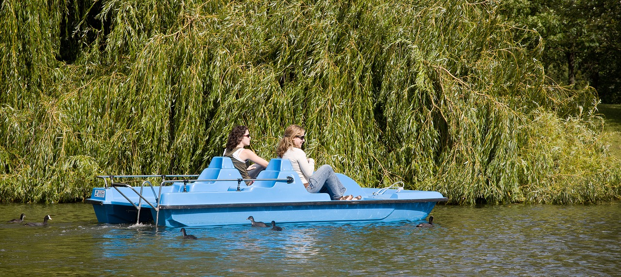 pedalo boating lake free photo