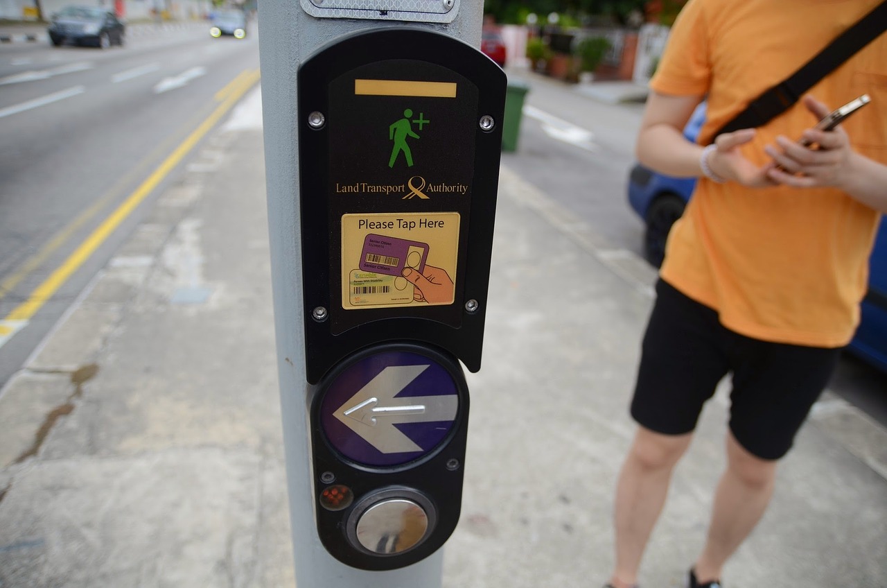 pedestrian crossing singapore voyage free photo