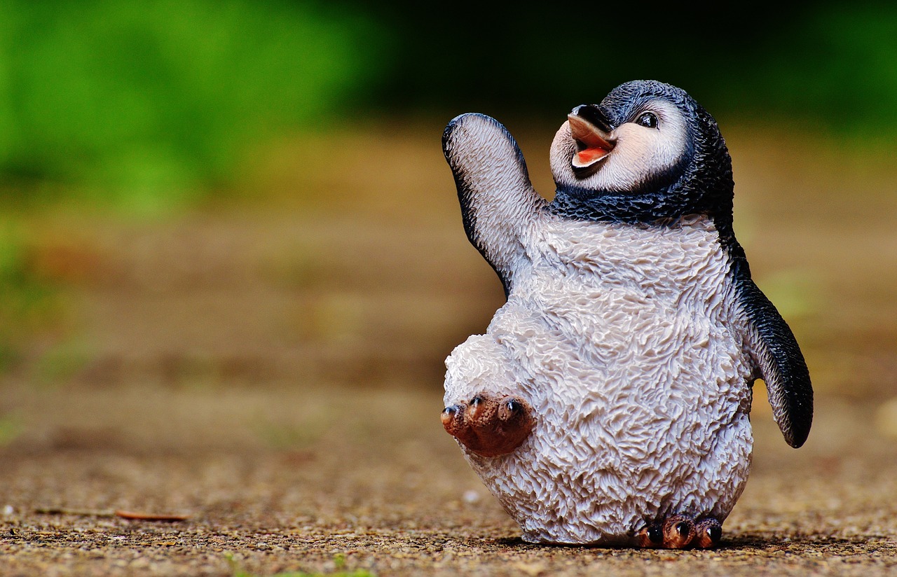 penguin figure cute free photo