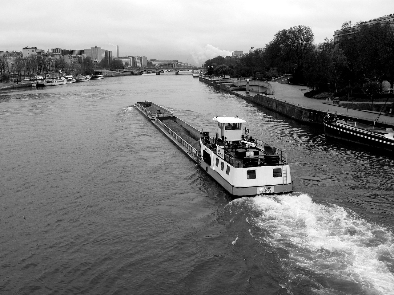 peniche seine river transport free photo