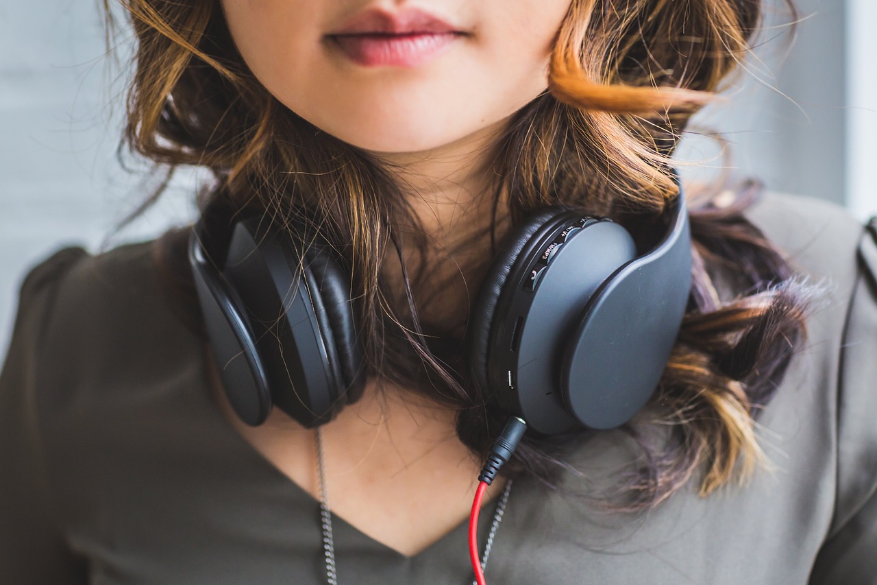 people woman headphones free photo