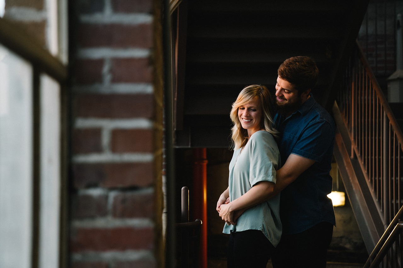 people couple hug free photo