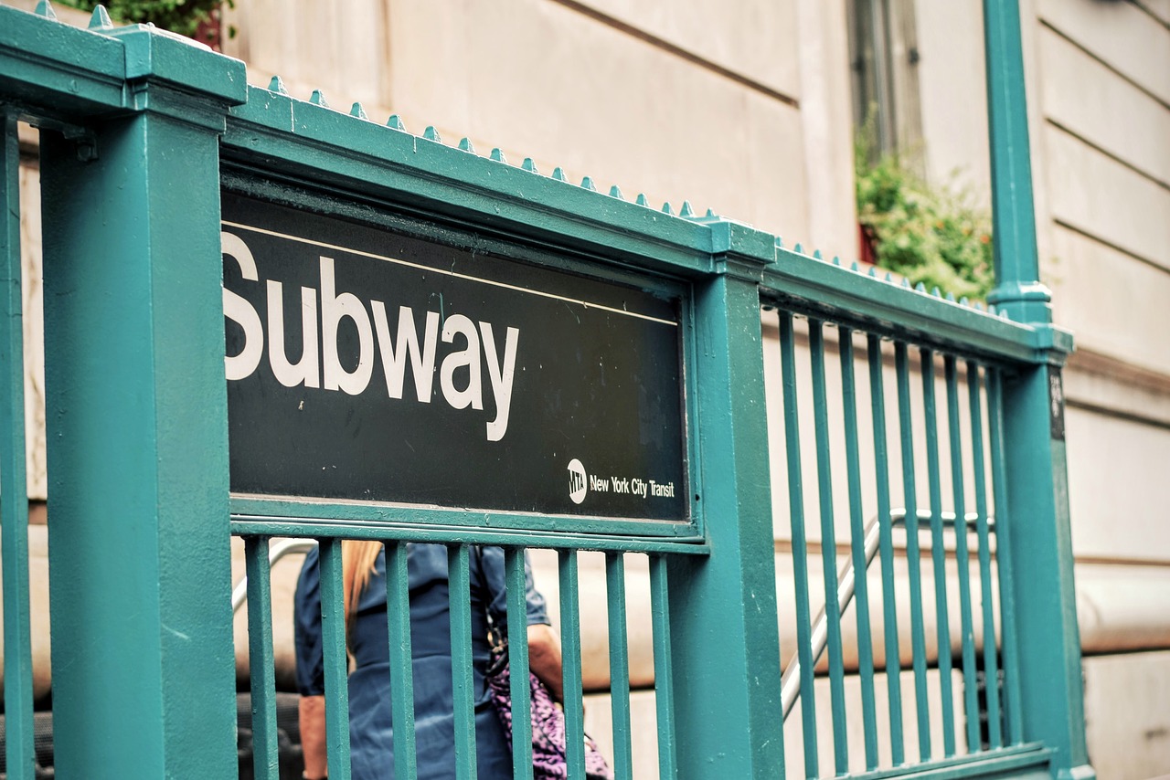 people woman subway free photo