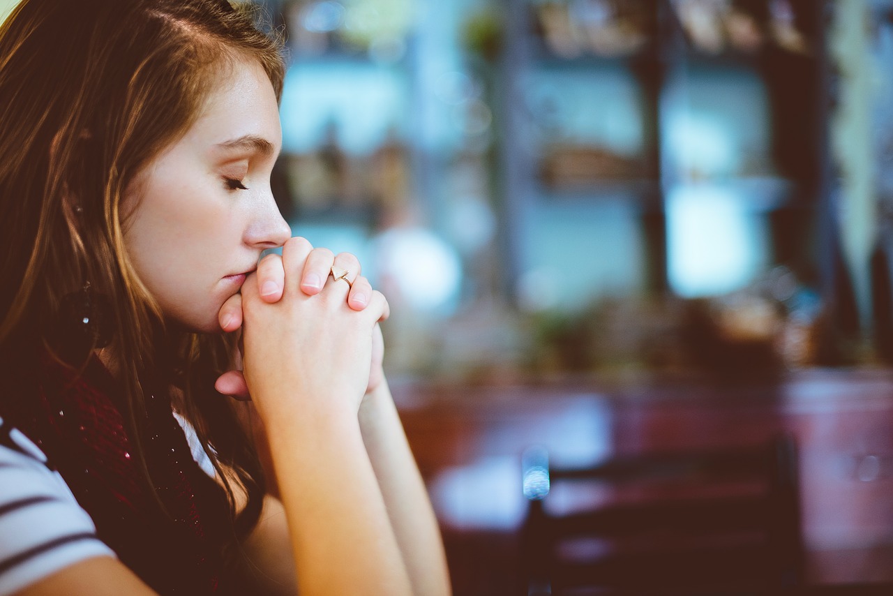 people girl praying free photo