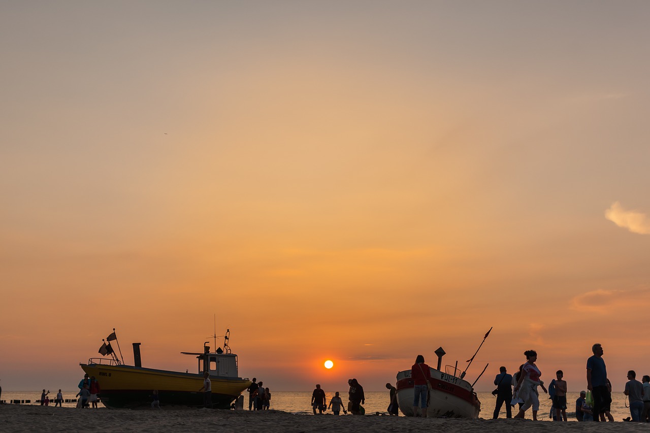 people sunset sea free photo