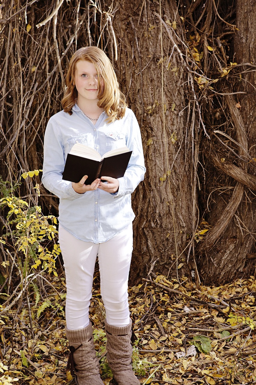 people book reading free photo