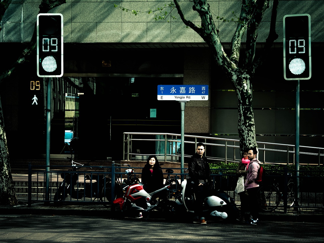 people's republic of china shanghai the traffic light free photo